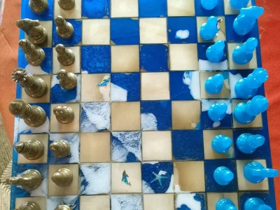 Jeu d'échecs sur le thème de la mer