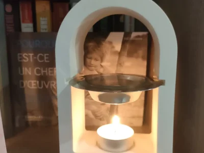 Diffuseur d'huiles essentielles en résine minérale blanc