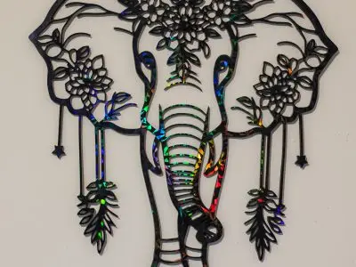Éléphant en résine époxy en mode holographique