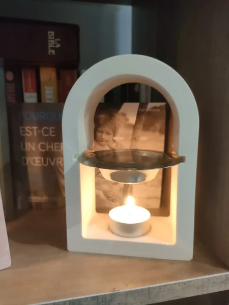 Diffuseur d'huiles essentielles en résine minérale blanc